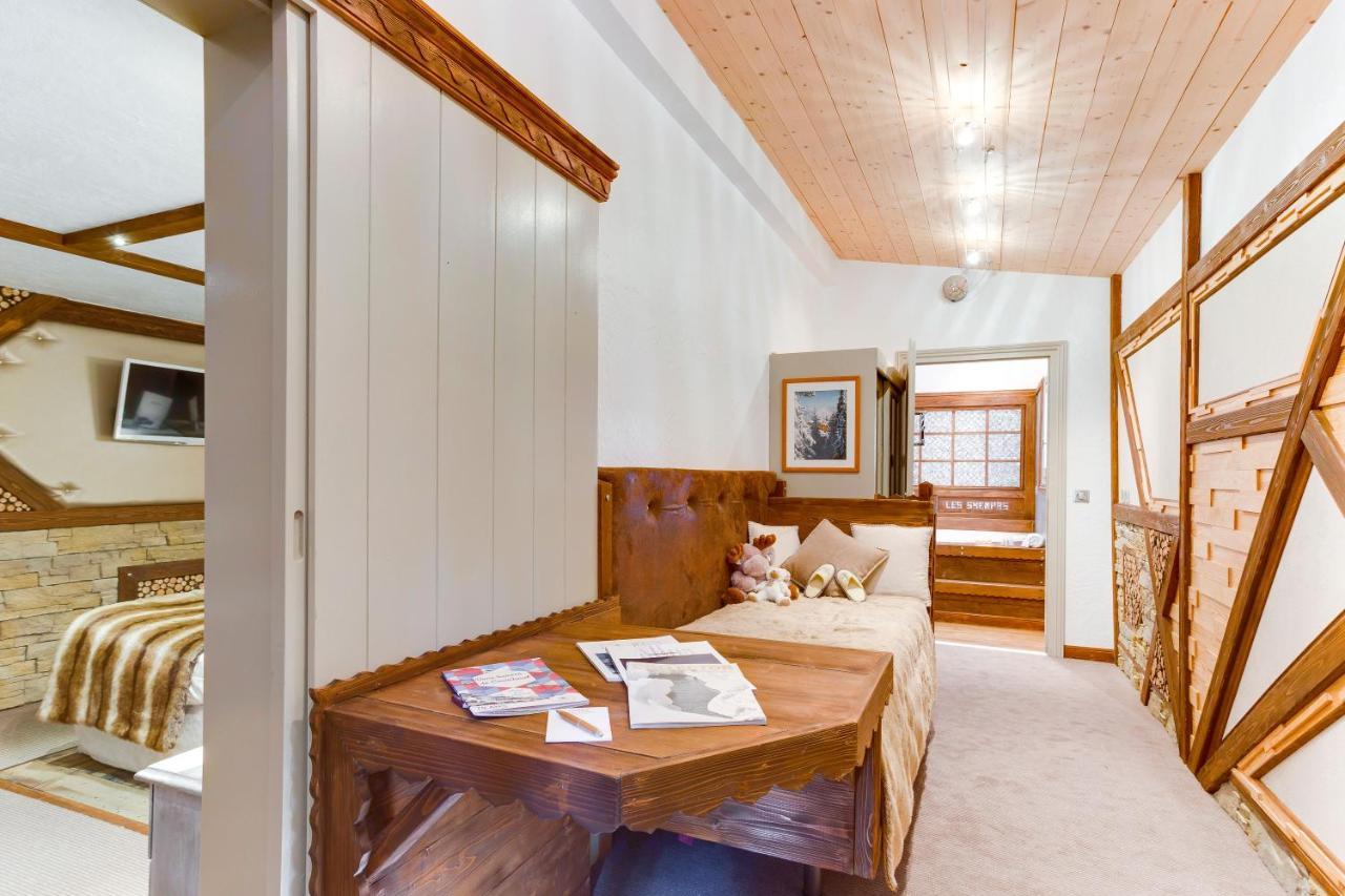 Hotel Les Sherpas Courchevel Bagian luar foto