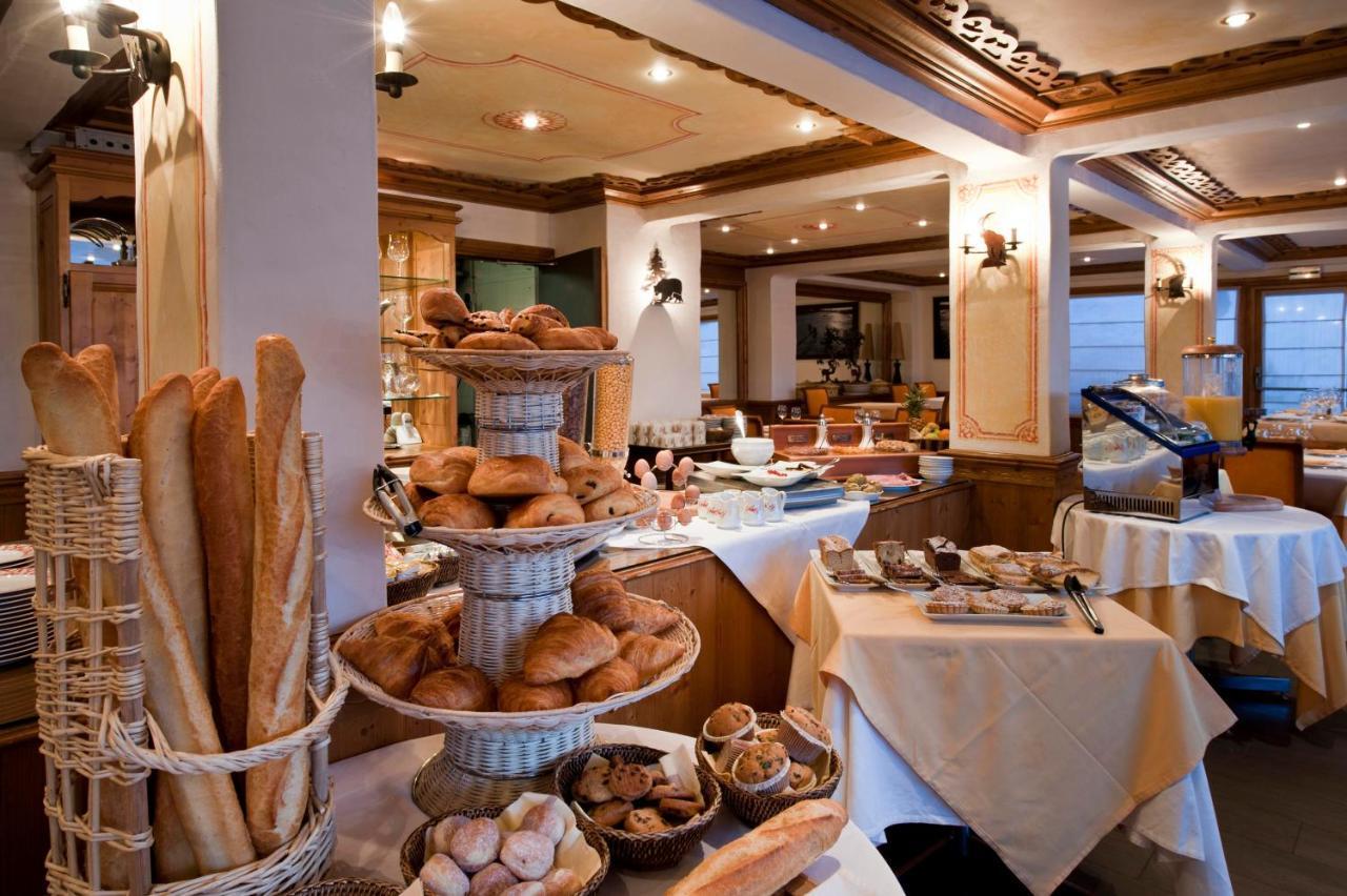 Hotel Les Sherpas Courchevel Bagian luar foto