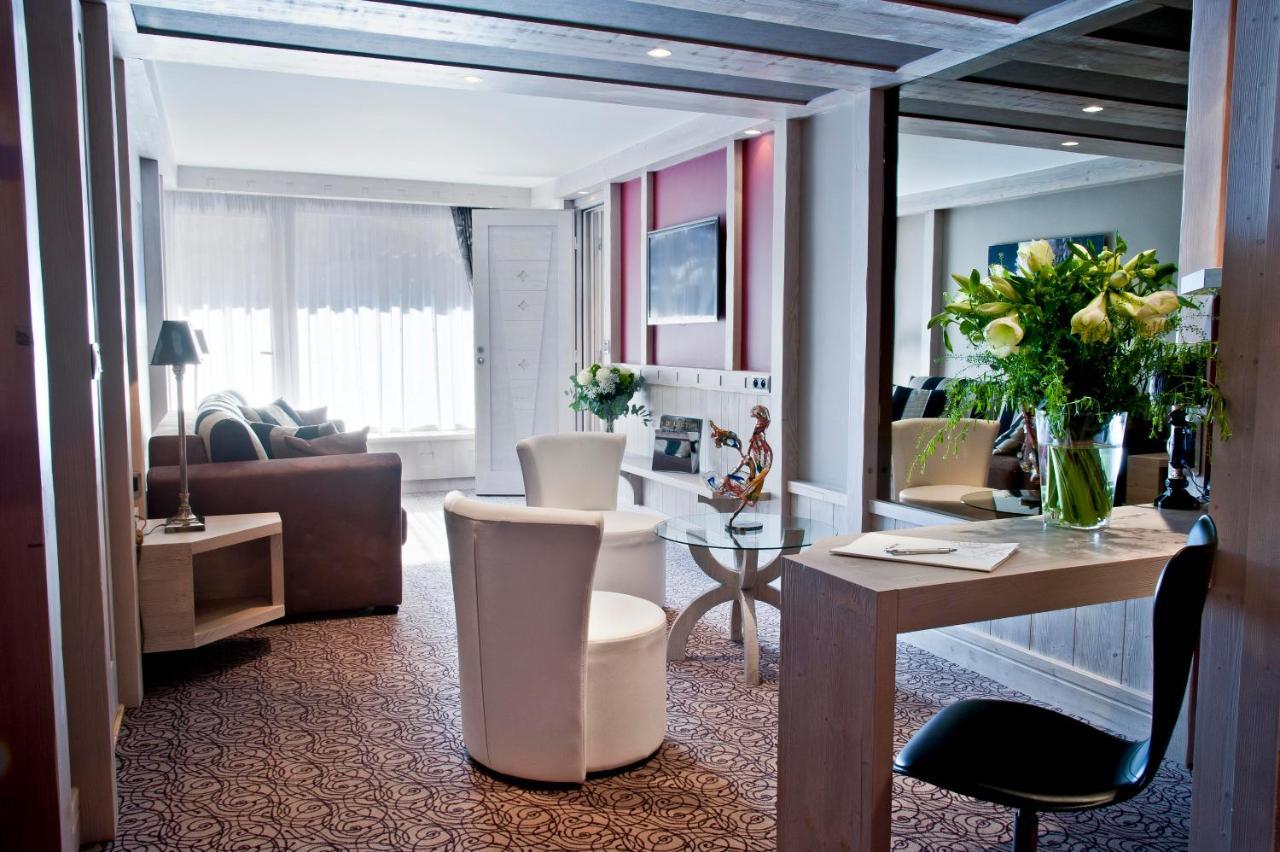 Hotel Les Sherpas Courchevel Bagian luar foto