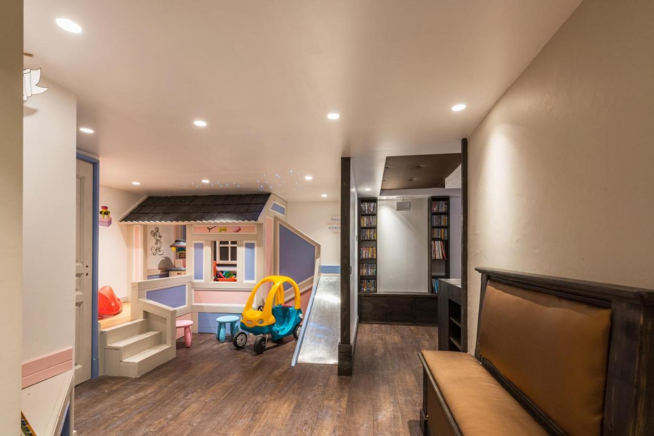 Hotel Les Sherpas Courchevel Bagian luar foto